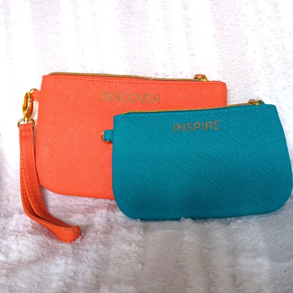 NWOT JOY MANGANO INSPIRATIONAL ORANGE WRISTLET &  BLUE SMALL CLUTCH